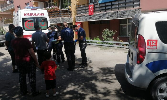 Arkadaşlarının ulaşamadığı vatandaş evinde ölü bulundu