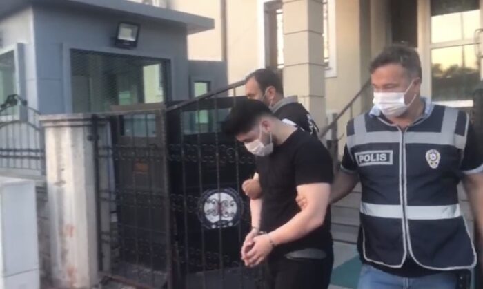 Asker uğurlamasında yolu kapatıp havaya ateş açan maganda yakalandı