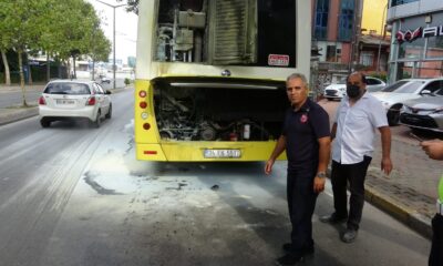 Ataşehir’de 15 yolcusu olan otobüsün motorunun yandığı anlar kamerada