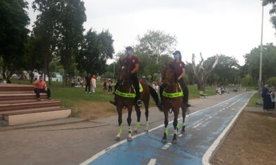 Atlı polislerden Florya sahilinde denetim yaptı