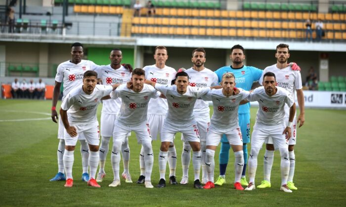Avrupa Konfederasyon Ligi: Petrocub: 0 – Sivasspor: 1 (İlk yarı)
