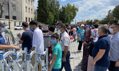 Ayasofya-i Kebir Camisi’nin ibadete açılmasının yıl dönümünde ziyaretçi akını