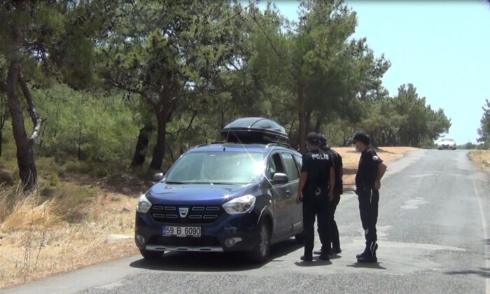 Ayvalık’ta vatandaşlar orman yangınları konusunda uyarılıyorlar