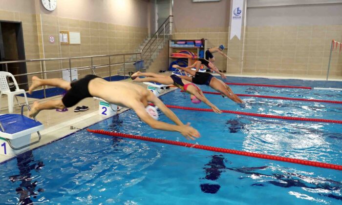 Bağcılar’da çocukların havuz hasreti sona erdi