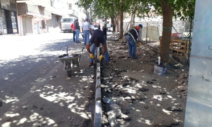 Bağlar yeni yollar ve kaldırımlarla güzelleşiyor