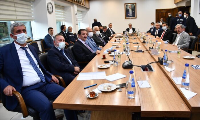 Bakan Dönmez’den, sürpriz KARDEMİR ziyareti