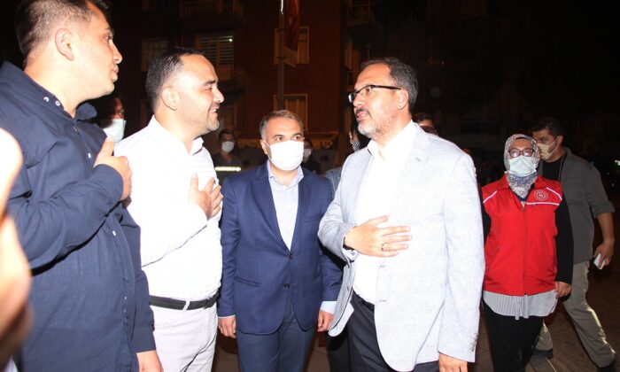 Bakan Kasapoğlu’ndan memleketi Kula’ya gece çıkarması