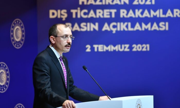 Bakan Muş: “’Türkiye’ye yabancı yatırımcı gelmesin’ diye çaba harcayanların her hayırlı işin önünde takoz olmaları kendi tabiatlarının gereğidir”