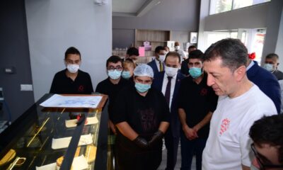 Bakan Selçuk’tan Kahramankazan Engelsiz Kafe’ye ziyaret