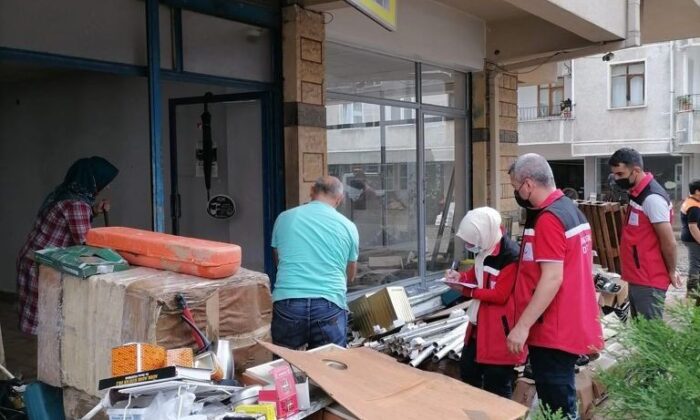 Bakan Yanık, Artvin’de yaşanan sel felaketinden etkilenen vatandaşlar için, 5 milyon TL kaynak aktarımının yapılacağını duyurdu