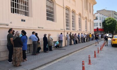 Bankalarda tatil dönüşü yoğunluğu yaşanıyor