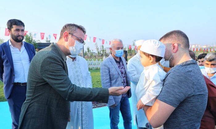 Başakşehir’de açık havada bayram namazı coşkusu