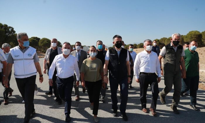 Başkan Böcek yangın bölgesinde