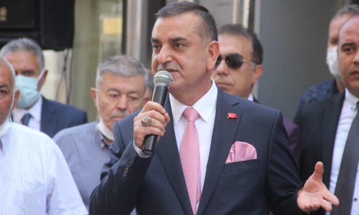 Başkan kurban kestirerek göreve başladı