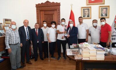 Başkan Mahçiçek’ten ampute sporculara malzeme desteği