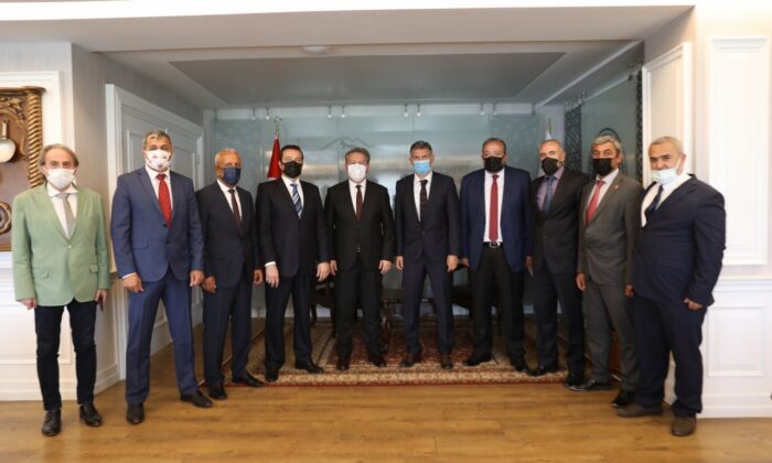 Başkan Mustafa Palancıoğlu: “Kendi sporcularımızın artması için amatör spor kulüplerine çok iş düşüyor”