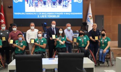 Başkan Örki’den şampiyonlara teşekkür plaketi