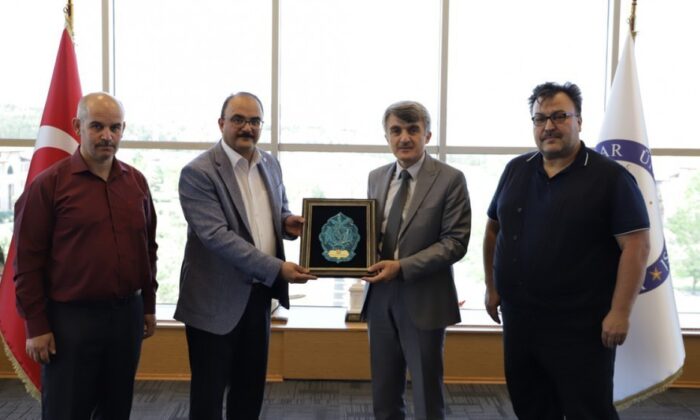 Başkan Sancaktaroğlu’ndan Rektör Uysal’a ziyaret