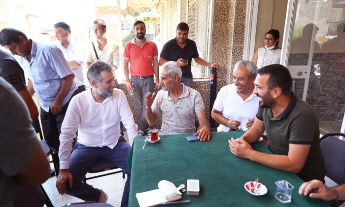 Başkan Sandal, Onur Mahallesi’nde esnafı ziyaret etti