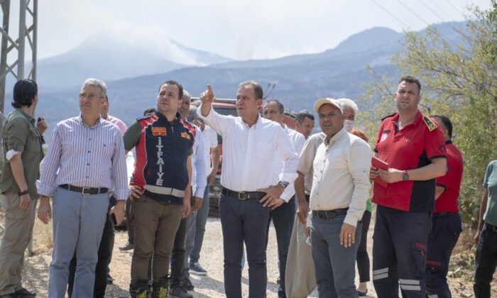 Başkan Seçer, yangın bölgesinde incelemelerde bulundu