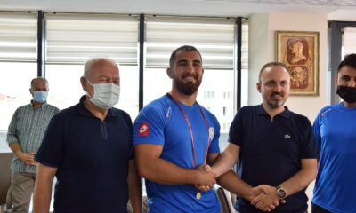 Başpehlivan Aktürk, Lapseki Belediyesi ile sözleşmesini 2024 yılına kadar uzattı