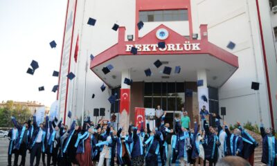 Batman Üniversitesin ’de öğrencilerin mezuniyet heyecanı