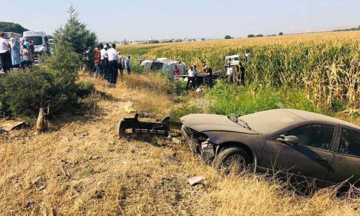 Batman’da oto çekici aracı ile otomobil çarpıştı: 3 yaralı