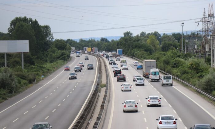 Bayram bitti, dönüş trafiği bitmedi