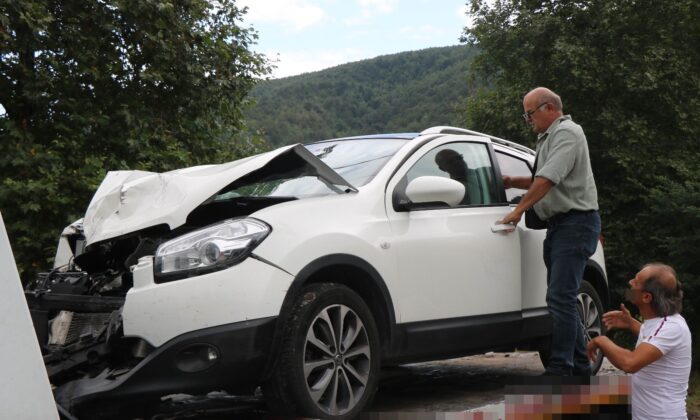 Bayram dönüşü trafik kazası: 2 yaralı