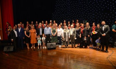 Belediye Başkanı Ekicioğlu: “Sahne sanatçının gelecek de sizlerin”