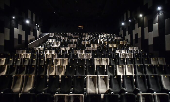 Beyaz perde vizyona girecek yeni filmlerle yarın açılıyor