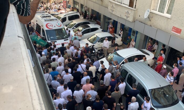 Beyoğlu’ndaki çatışmada ölen 3 kişi için Sütlüce’de cenaze töreni düzenlendi