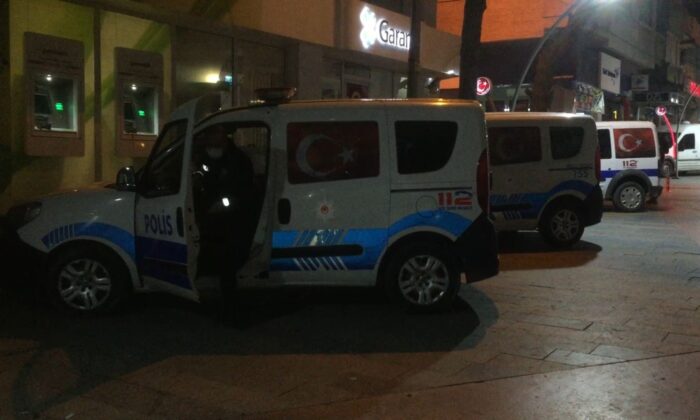 Bıçak ve sopalı kavgada kan aktı: 1 ölü, 5 yaralı