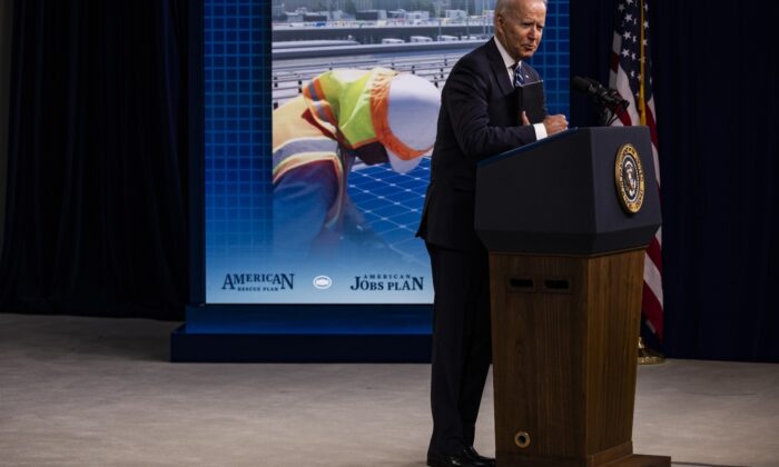 Biden: “Afganistan’dan çekilme planlandığı şekilde devam ediyor”