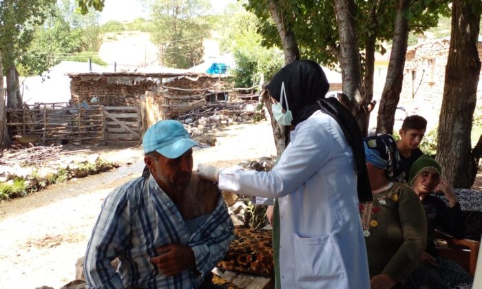 Bingöl’de köylerde aşılama çalışmaları devam ediyor