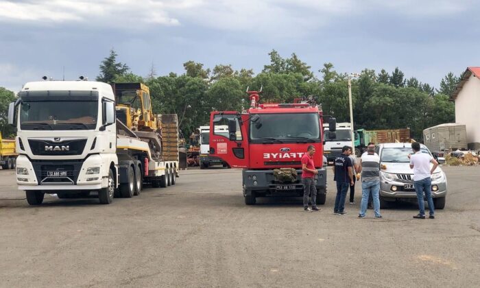 Bingöl’den Antalya’daki yangınlara iş makinesi desteği