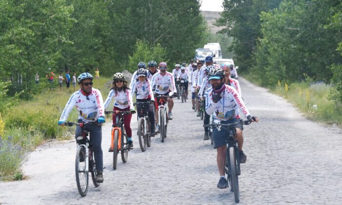 Bitlis Nemrut’tan, Adıyaman Nemrut’a bisiklet turu