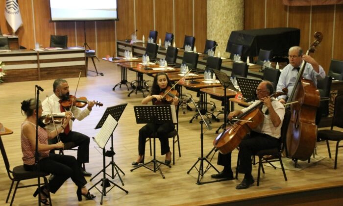 Bodrum Belediyesi Meclis toplantısında klasik müzik konseri verildi