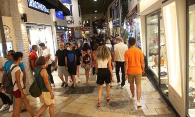 Bodrum’da eğlence mekanları yasakların kalkmasıyla doldu taştı