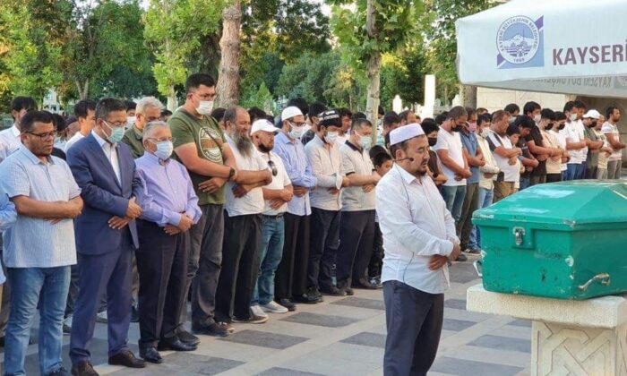 Boğulan 3 kişi toprağa verildi