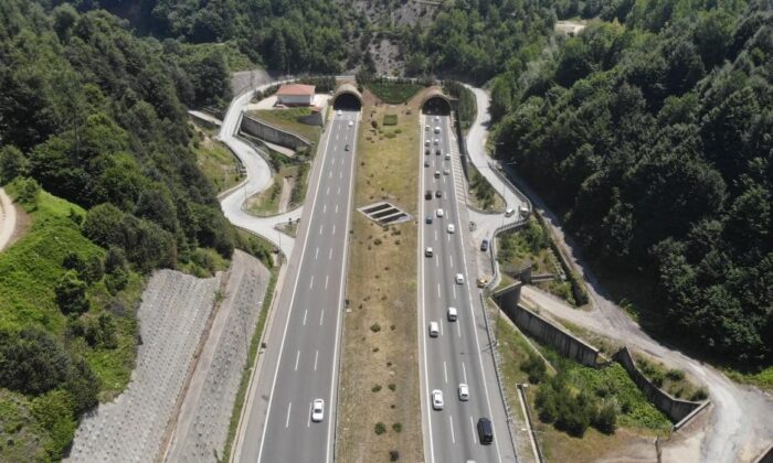 Bolu Dağı Tüneli’nden bayram tatili boyunca 865 bin araç geçti