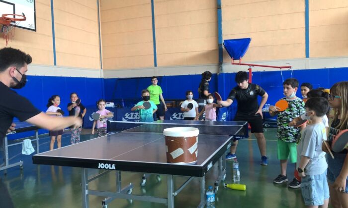 Bozüyük’te minikler masa tenisi kursuna yoğun ilgi gösteriyor