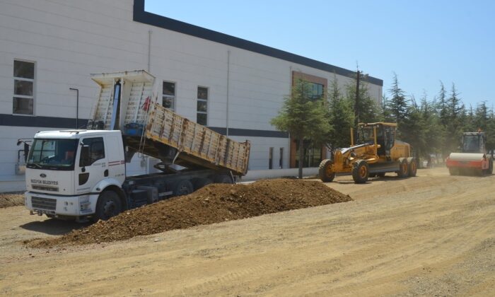 Bozüyük’te yol ve çevre düzenleme çalışmaları devam ediyor
