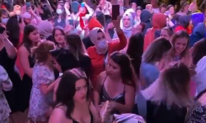 Bursa’da korona matinesi