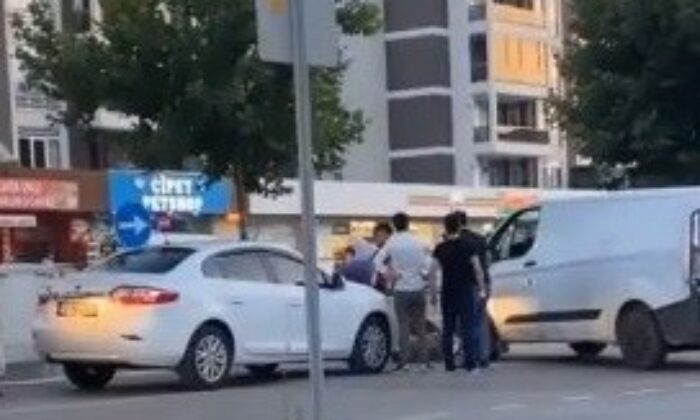 Bursa’da trafikte makas atan sürücüye meydan dayağı