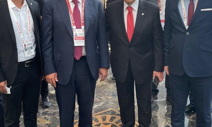 Bursaspor Başkanı Hayrettin Gülgüler, TFF Başkanı Nihat Özdemir’le görüştü