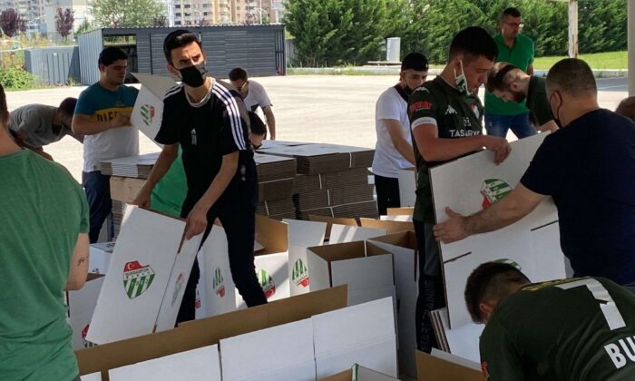 Bursaspor Kulübü, 500 aileye kurban eti ve gıda yardımı yaptı