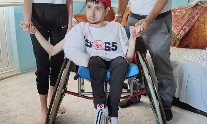 Büyükşehirden engelli bocce oyuncusuna tekerlekli sandalye