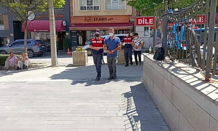 Çalıştıkları fabrikadan 500 bin liralık malzeme çaldılar