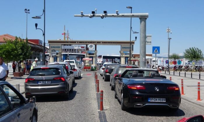 Çanakkale’de trafiğe kayıtlı araç sayısı 243 bin oldu